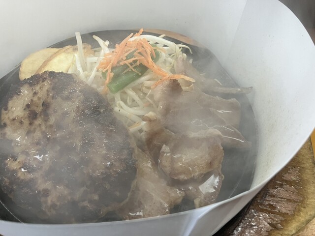 Steak House Teppan Bokujou Shinjuku Ten photo 5