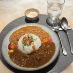 GinaGina - 贅沢あいがけカレー、温泉卵