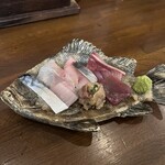 津軽海峡を渡って来た男 あきら - 