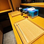 薄野まぜそば 三鳥目の夕日 - 店内