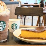 スターバックス・コーヒー 銀座松屋通り店 - パンプキンバスクチーズケーキ。
