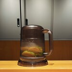 薄野まぜそば 三鳥目の夕日 - お冷のポット