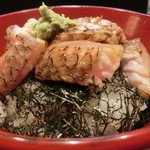 う越貞 - 炙り漬け丼。
      さすがやね。このレベルののどぐろの脂は醤油と合うわ。