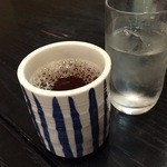 Tenobegotou Udon Tsubakitei - お冷と温かいお茶