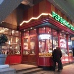 PERSHING SQUARE - グランドセントラルの真正面の橋の下