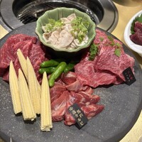 馬刺しと焼き鳥 グルマン三年坂 - 