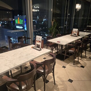 全面ガラス張りの解放的なお席もございます♪♪