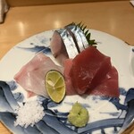 吉祥じ 和こん - 石垣鯛　マグロ　しめ鯖の刺し盛り　鯛はすだち塩で