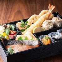 大海老フライと漬け焼き魚 自家製シウマイ弁当