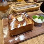 天然酵母の食パン専門店 つばめパン&Milk 名駅店 - 