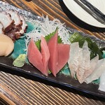 魚々楽 - 3点盛りなのにいつも5点でくる。最高！