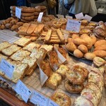 BAKERY＆PUBLIC PENNY LANE ソラマチ店 - 見てください❗️この美味しそうなパンたち