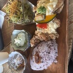 玉ねぎ倉庫跡地 志知カフェ - 