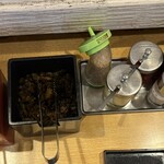 博多長浜ラーメン 夢街道 土橋店 - 豊富なトッピングや調味料たち