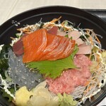 とびっちょ - 生しらす海鮮丼