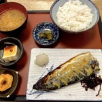 豊美食堂 - 料理写真:トロサバ西京焼　
皮目をも少しパリッと焼いて欲しかった
それとご飯・味噌汁とオカズの配置、逆じゃない？
てか180度逆さまだなコリャ