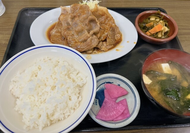 食堂 田舎 &ndash; 長苗代で新鮮な海鮮丼を堪能｜八戸市