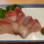 能登直送鮮魚 地酒とカワハギ きまっし - ｢ガンドブリの刺身｣です。