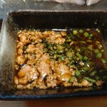 能登直送鮮魚 地酒とカワハギ きまっし - ｢カワハギの刺身｣にはモチのロンで｢キモだれ｣でいただきました。