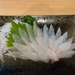 能登直送鮮魚 地酒とカワハギ きまっし - 今回、コレが一番食べたかった｢カワハギの刺身｣です♪美しくむっちゃ美味しく頂きましたっ!!