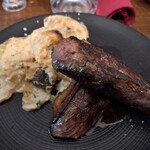 Restaurant L'Ardoise - アヒルの胸肉のロースト(Magret de Canard)とジャガイモチーズ 26€