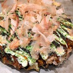 お好み焼きもみじ - 【ミックス玉】
      カリッ、フワッ、トロッの全てを兼ね備えた珠玉の一品。