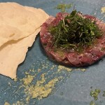 ニュー貝殻荘 - 本鮪と馬肉のタルタル 自家製クラッカー添え