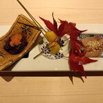 すし寿 - 前菜三種盛り（紫芋の豆腐・揚げ銀杏・いかの紹興酒漬け）