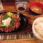 グリル異人館 - 厚切りトンテキ定食　1100(税込)