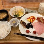 ホテルルートイン - 料理写真:今朝は和食