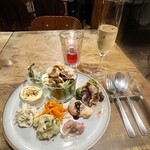 鉄鍋ビストロ＆ワイン デリカージュ - 