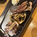 はすみ - 本日の一推しは、干したイカの丸焼き！能登さんだからスルメイカだと思うが、味が濃縮していることに加え、ワタ入りのため超濃厚、最も日本酒に合ったメニューかと。