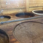 弓削多醤油 醤遊王国 - 新しく建てられた百年蔵の木桶