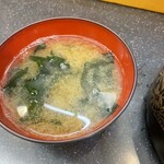 寿司富 - この味噌汁も美味いんすよー