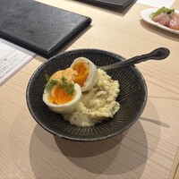 焼鳥 鳥美庵 新宿本店 - トリュフ香るポテトサラダ