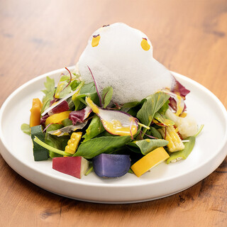 【目でも楽しむサンキスメニュー】ハワイアンカラーが特徴の逸品