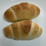 ナナパン - ミルク塩パンひとつ200円。塩がいい。 ほんのり温かい。むっちり。