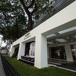 Food Loft - トゥクトゥクからみたビル