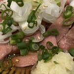 大衆立飲 もつ刺 すずき - やっぱ胡麻油よね