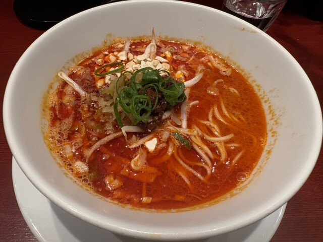 Seito Seisou Tantan-men Tsujita Aaku Hiruzu Ten - Roppongi Itchome