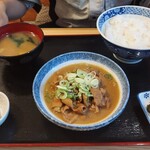 深味食堂 - もつ煮定食