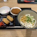 湾岸長島パーキングエリア(下り)スナックコーナー - 料理写真:伊勢うどんセット、温泉たまご、飛騨牛コロッケ