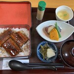 季節料理 湯川