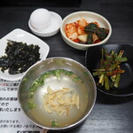 食道 山田商店 - 石焼きナッコプセ ピビンパ（トッピング＆スープ）