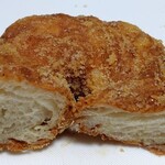 ナオト パン - パリパリもちもちドーナツ きなこ断面