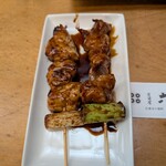 海鮮料理 居酒屋 六文銭 - 焼き鳥(２本)