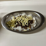 かれーの店 うどん  - 黄昏のユーラシア、ご飯大盛り、スパイシーひき肉、チーズ、ナス