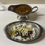 かれーの店 うどん  - 黄昏のユーラシア、ご飯大盛り、スパイシーひき肉、チーズ、ナス