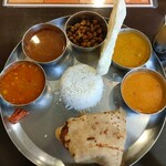 アーンドラ・ダバ - アーンドラミールス（チャパティ）1,350円