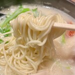 ホルモンらーめん8910 - 麺